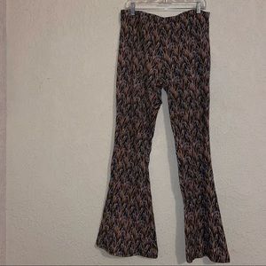 Stretch bell bottom target pants